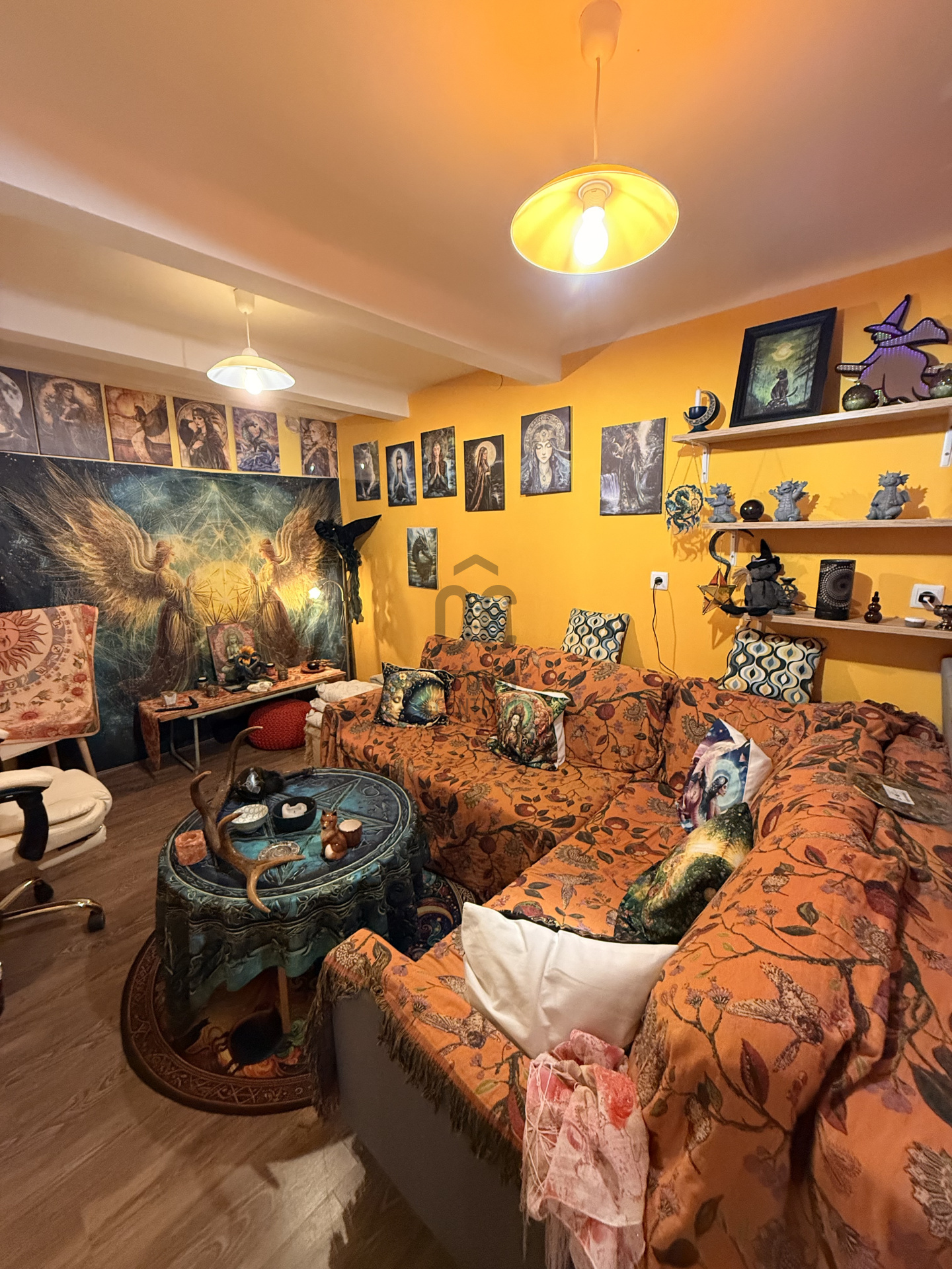 Gallery zoom image
