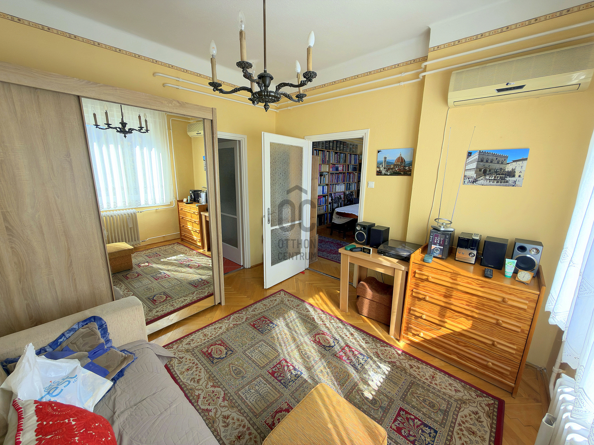 Gallery zoom image