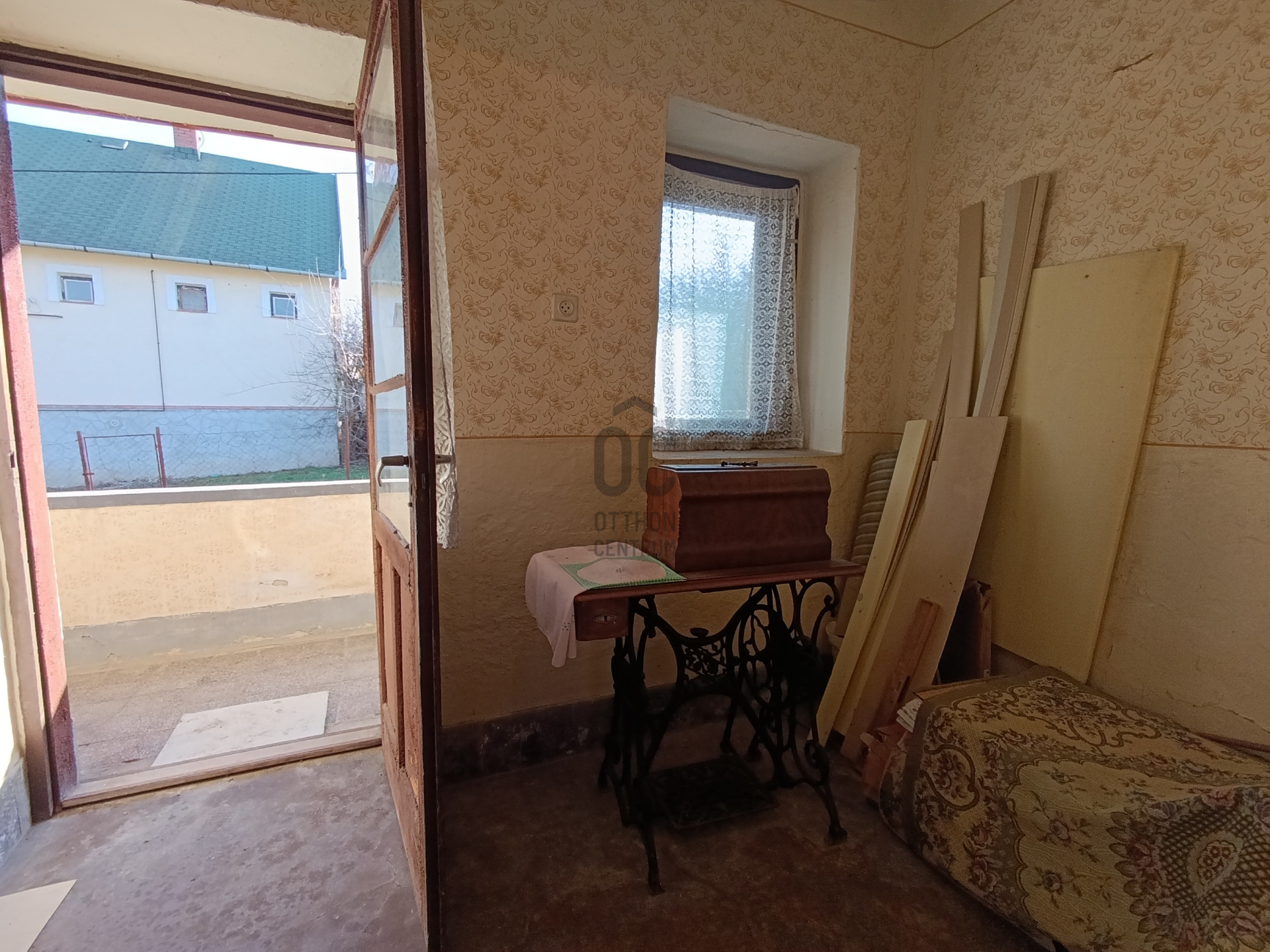 Gallery zoom image